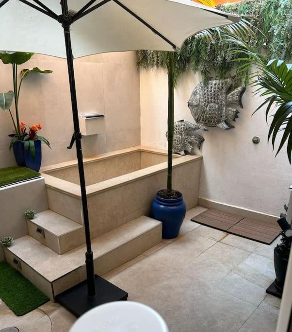 Apartamento Piso De Lujo Con Patio Y Piscina Privada *